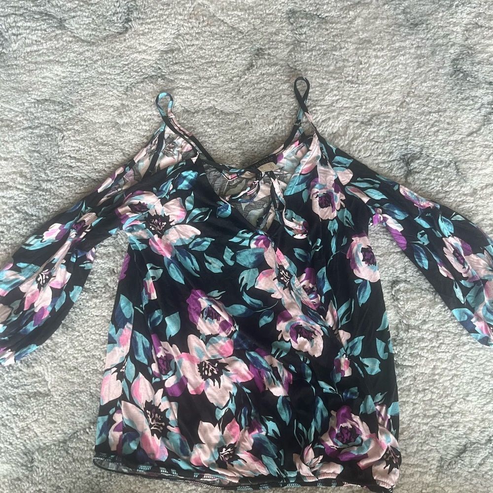 Venus Floral Top - Picture 2 of 5